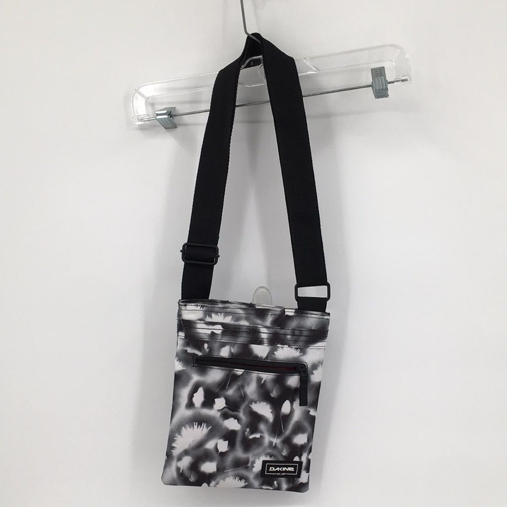 Dakine Black & White Patterned Crossbody Bag Adjustable Strap